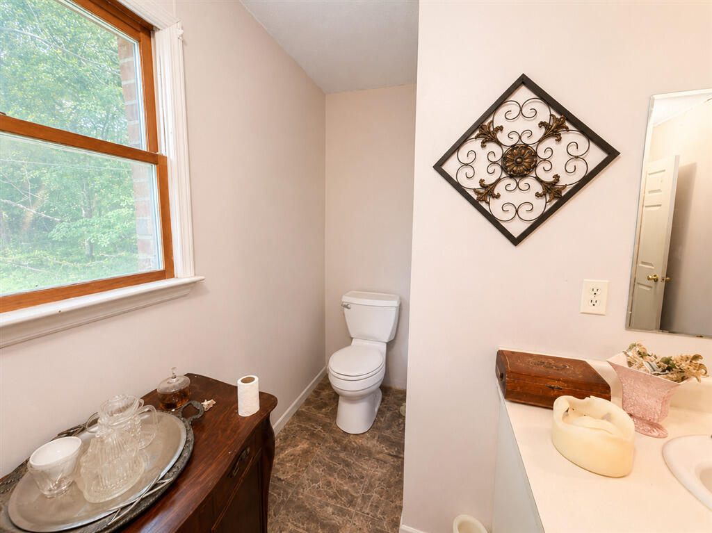 750 Hemlock Road Northwest Roanoke, VA 24017 - Photo 15 of 15 20309215_203092_S