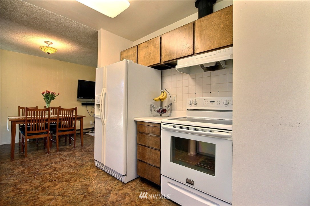 16303 Southeast Petrovitsky Road Renton, WA 98058 - Photo 12 of 24 Gallery Image 12