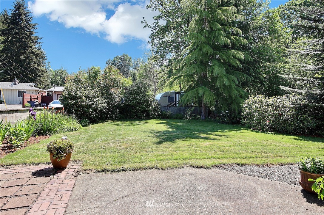 16303 Southeast Petrovitsky Road Renton, WA 98058 - Photo 3 of 24 Gallery Image 3