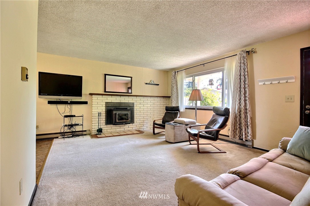 16303 Southeast Petrovitsky Road Renton, WA 98058 - Photo 5 of 24 Gallery Image 5