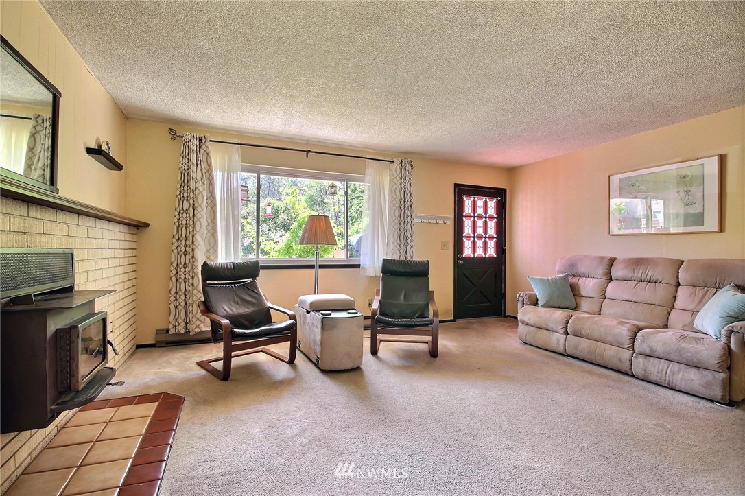 16303 Southeast Petrovitsky Road Renton, WA 98058 - Photo 6 of 24 Gallery Image 6