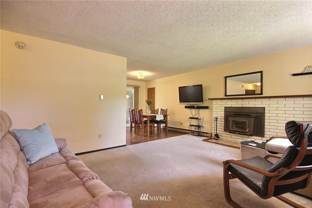 16303 Southeast Petrovitsky Road Renton, WA 98058 - Photo 7 of 24 Gallery Image 7