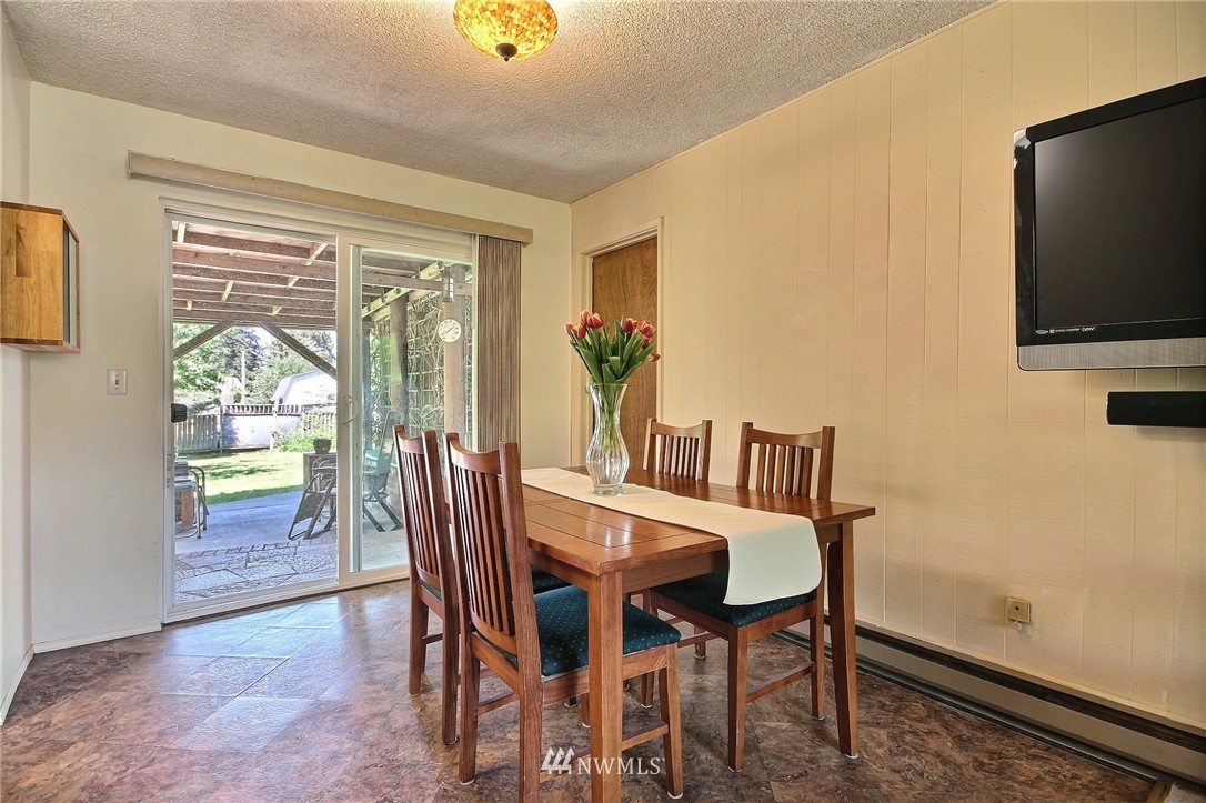 16303 Southeast Petrovitsky Road Renton, WA 98058 - Photo 9 of 24 Gallery Image 9