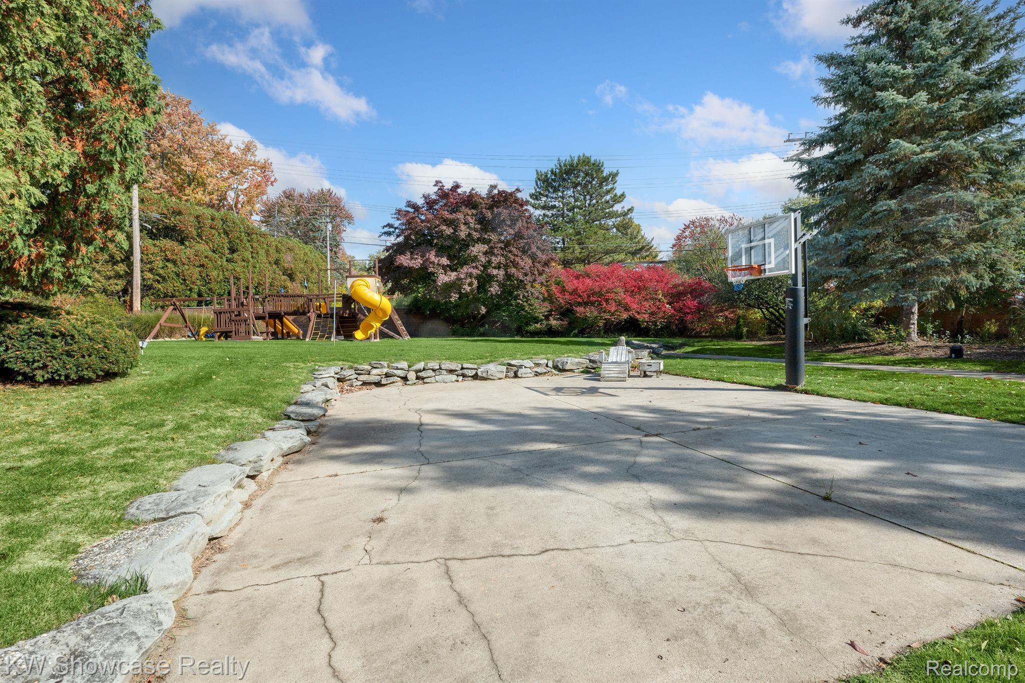 865 South Pemberton Road Bloomfield Hills, MI 48302 - Photo 35 of 36 Gallery Image 35