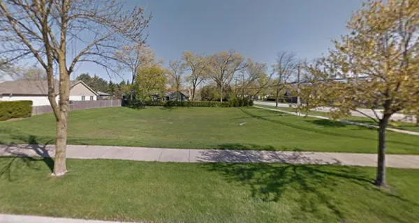 $324,900 | 3800 Kiess Drive, Glenview, IL 60026