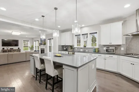 $1,985,000 | 8940 Silvan Woods Court, Fairfax, VA 22031