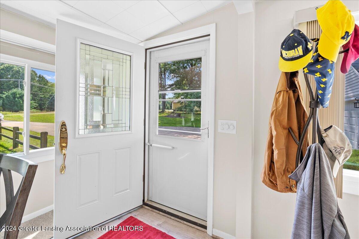 9978 Stoll Road Haslett, MI 48840 - Photo 2 of 51 09-Media Jett - 10
