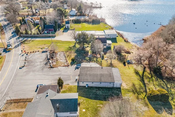 $250,000 | 1023 Old Stafford Road, Tiverton, RI 02878