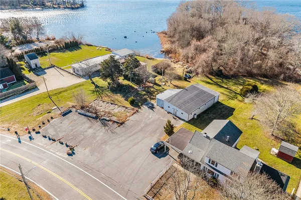 $250,000 | 1023 Old Stafford Road, Tiverton, RI 02878