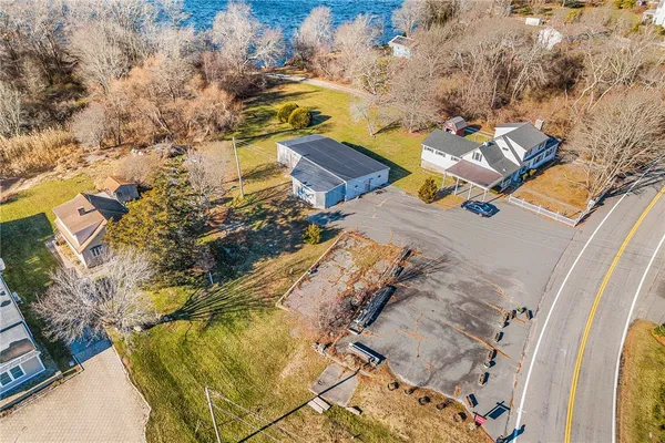 $250,000 | 1023 Old Stafford Road, Tiverton, RI 02878