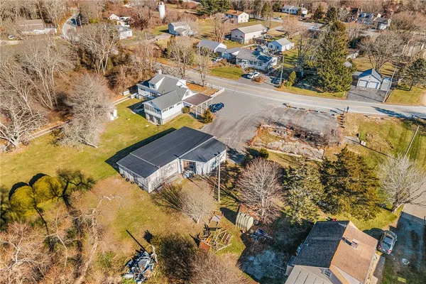 $250,000 | 1023 Old Stafford Road, Tiverton, RI 02878