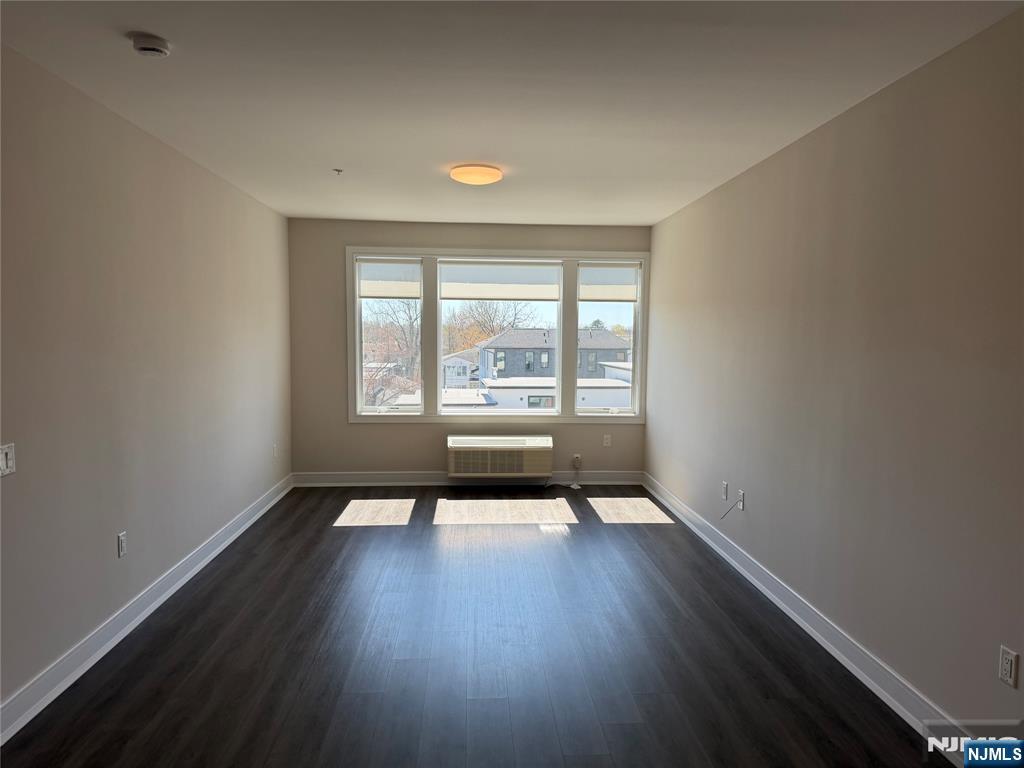 470 Main Street, Unit 615 Fort Lee, NJ 07024 - Photo 4 of 17