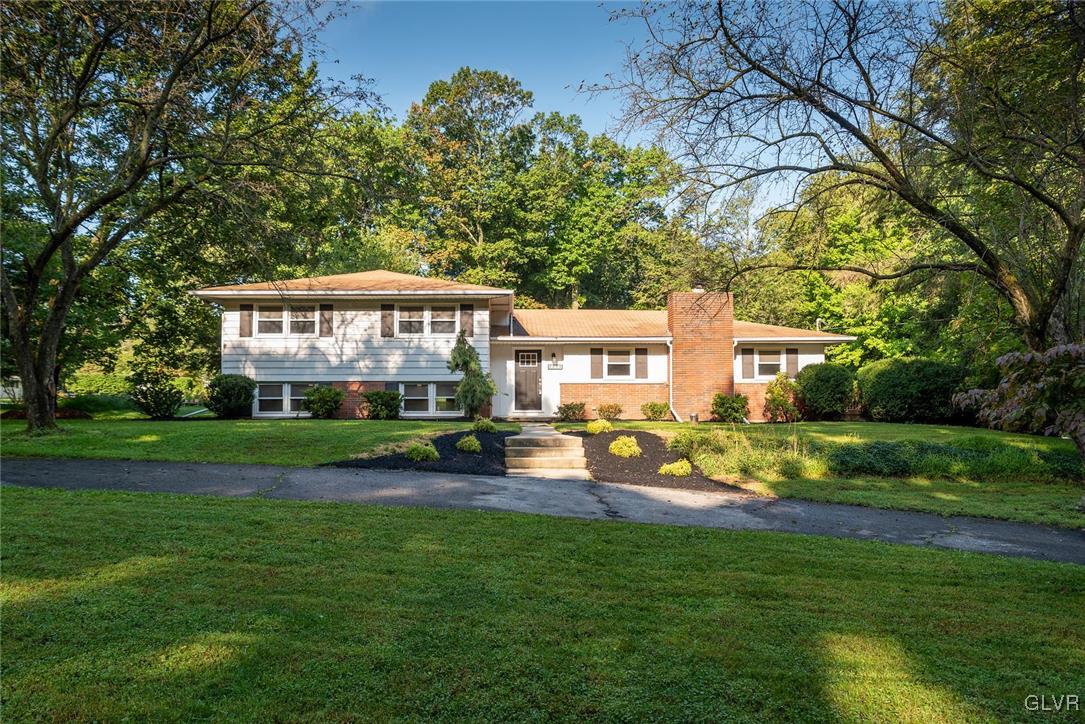 689 Long Lane Road Walnutport, PA 18088 - Photo 2 of 35 Gallery Image 2