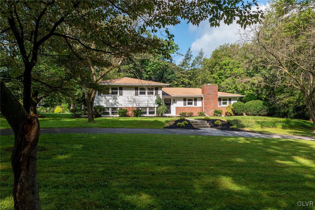689 Long Lane Road Walnutport, PA 18088 - Photo 3 of 35 Gallery Image 3