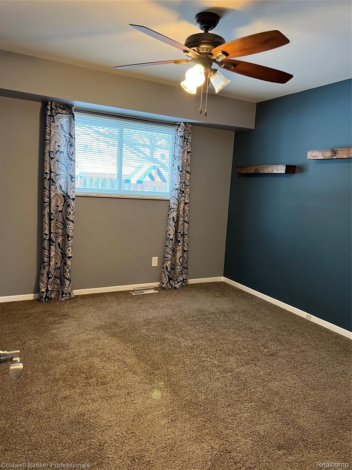 705 Huntington Road Grand Blanc, MI 48439 - Photo 16 of 29 Master Bedroom
