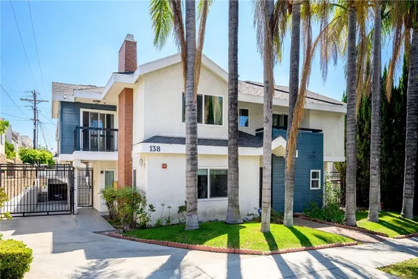 a view of outdoor space yard and porch