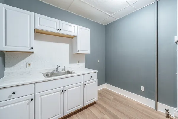 $1,300 | 173 Elm Street, Unit 1LC, Holyoke, MA 01040