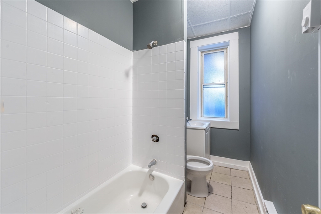 173 Elm Street, Unit 1LC Holyoke, MA 01040 - Photo 7 of 7