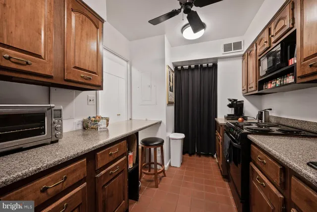 $2,750 | 1001 26th Street Northwest, Unit 503, Washington, DC 20037