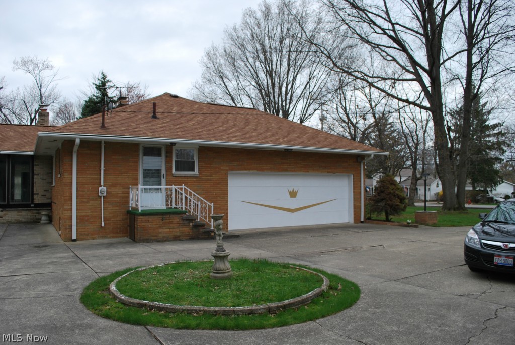 29956 White Road Wickliffe, OH 44092 - Photo 2 of 25 Gallery Image 2