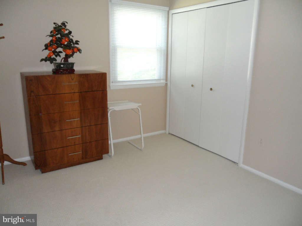 15200 Watergate Road Silver Spring, MD 20905 - Photo 16 of 22 an empty room with a cabinet