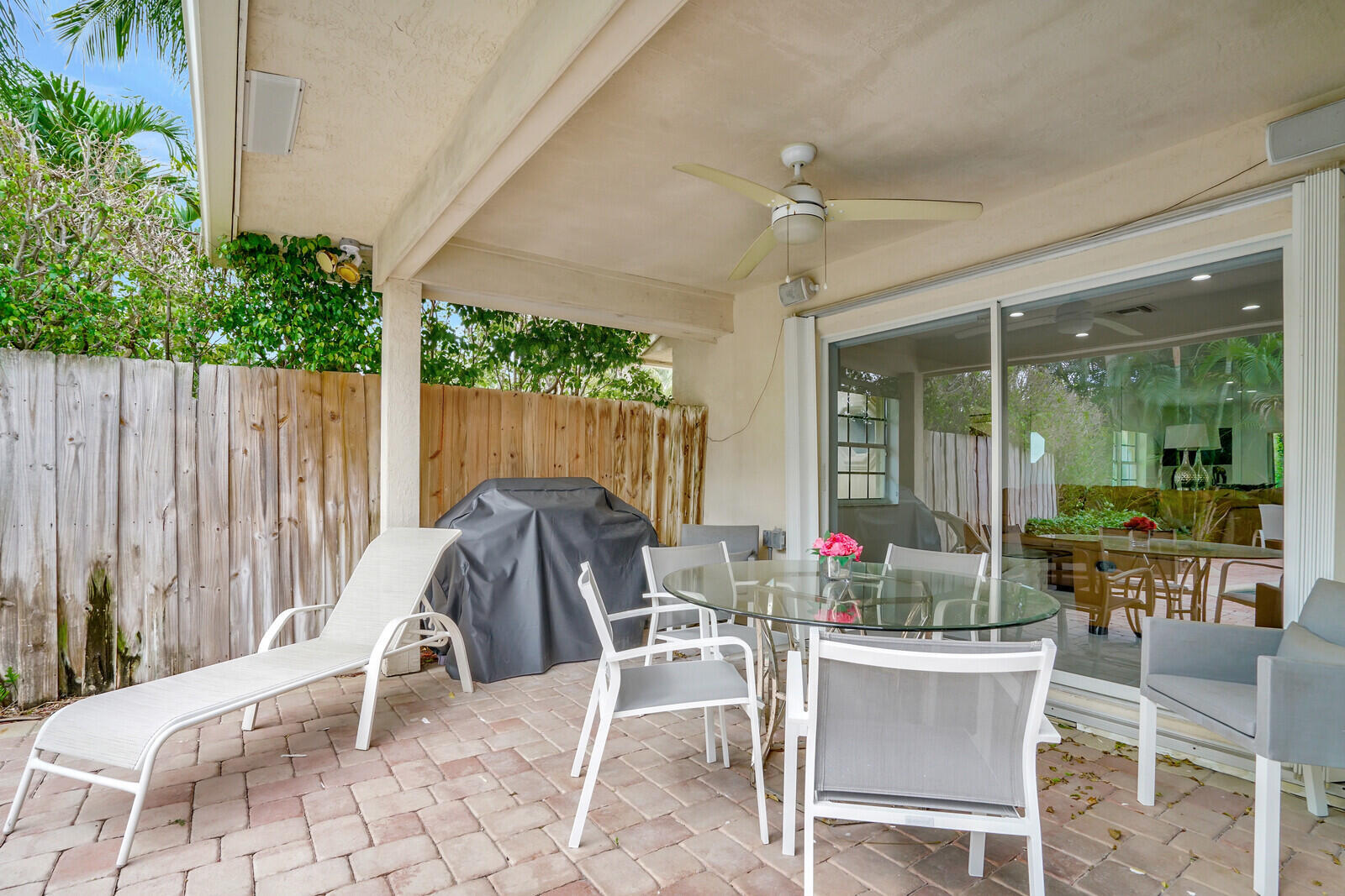 290 East Fern Drive Boca Raton, FL 33432 - Photo 42 of 51 Resort-Style Backyard