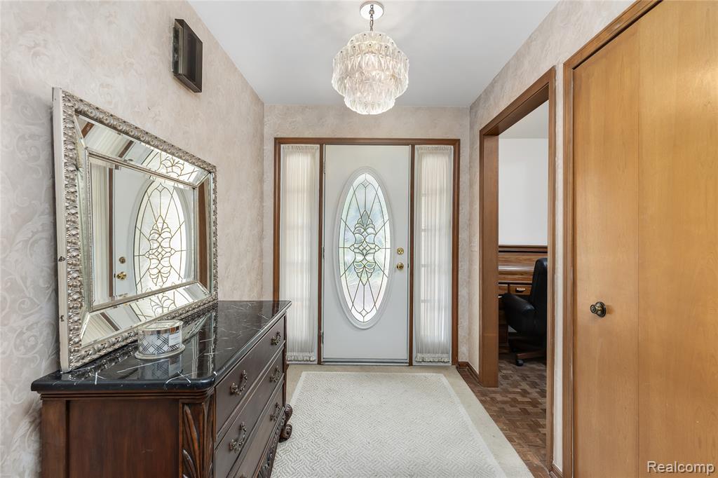 69504 Saxon Drive Romeo, MI 48065 - Photo 5 of 37
