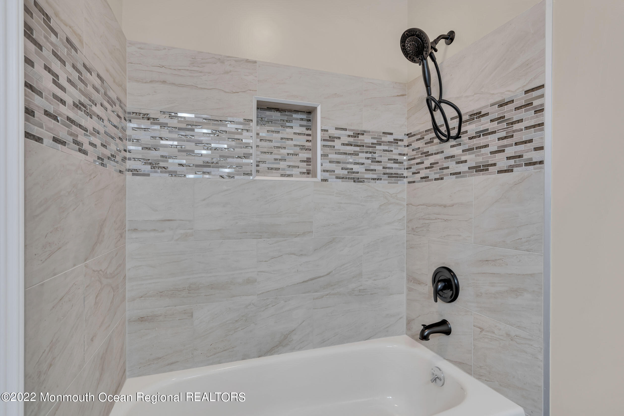 19 B Canton Drive Whiting, NJ 08759 - Photo 25 of 33 5 (20)