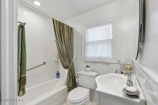 31 Nejecho Drive Brick, NJ 08723 - Photo 22 of 26 Bathroom