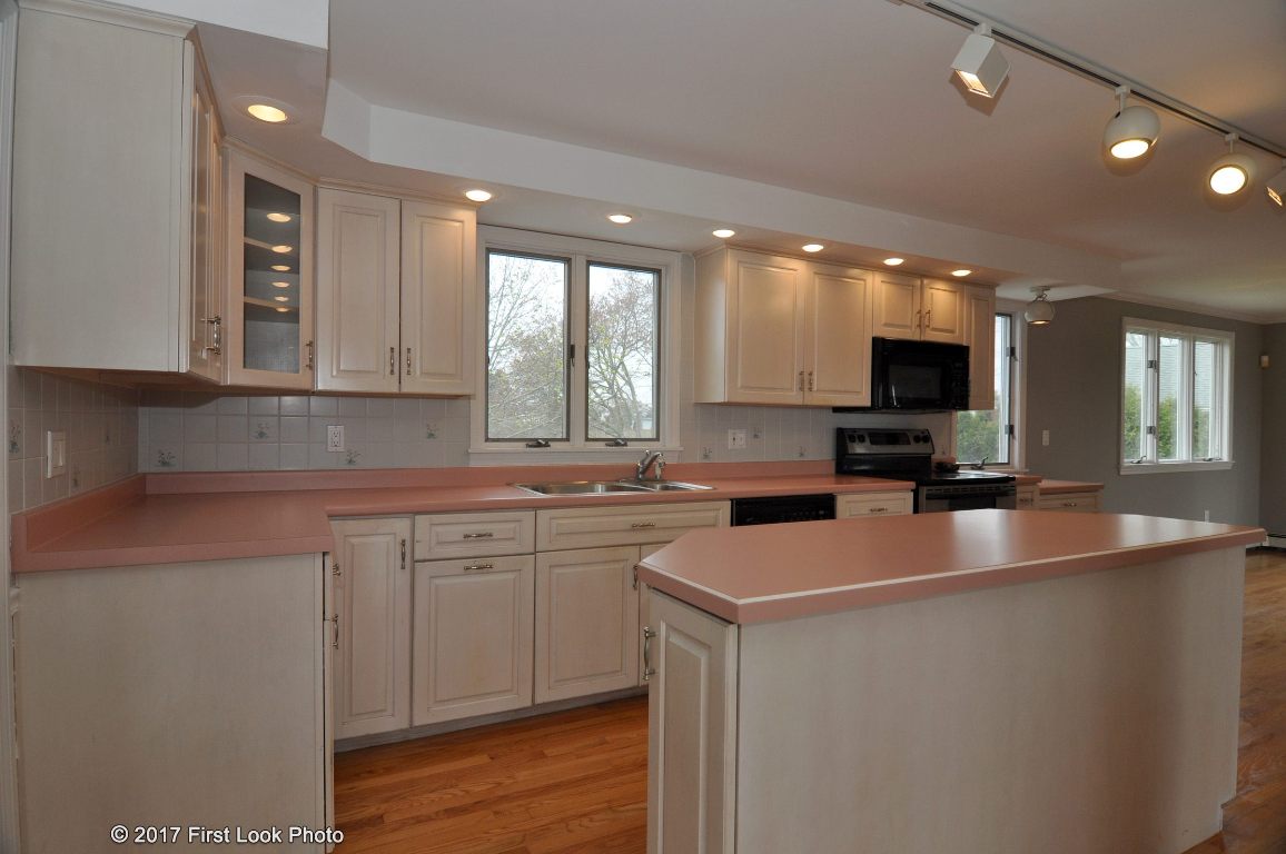 16 East Shore Road Narragansett, RI 02882 - Photo 5 of 36