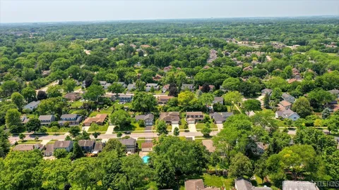 $699,900 | 1614 Orth Drive, Wheaton, IL 60189