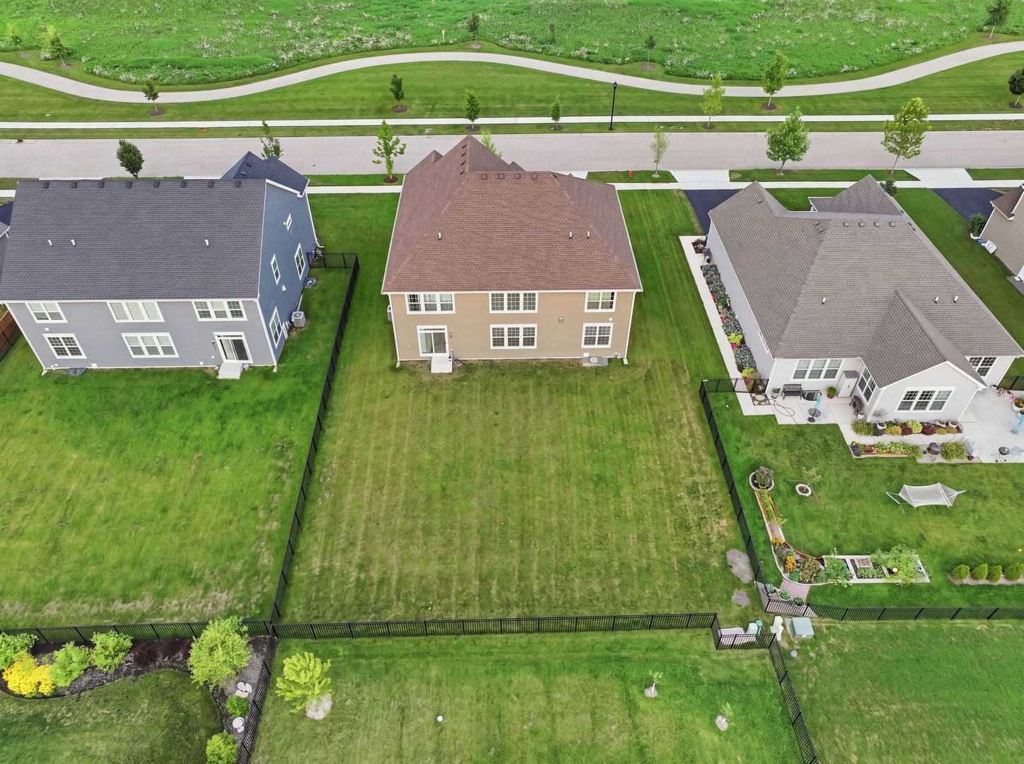 3589 Emerald Road Elgin, IL 60124 - Photo 44 of 55 Gallery Image 44