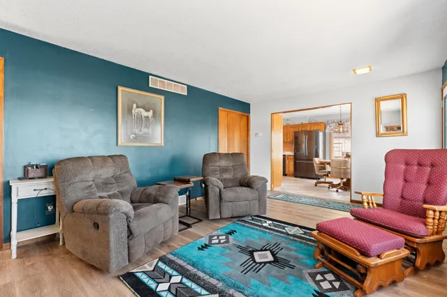 $575,000 | 25435 555th Avenue, Austin, MN 55912