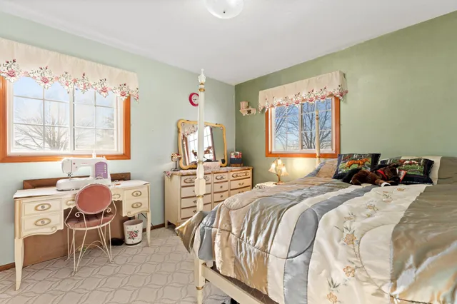 $575,000 | 25435 555th Avenue, Austin, MN 55912