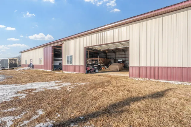 $575,000 | 25435 555th Avenue, Austin, MN 55912