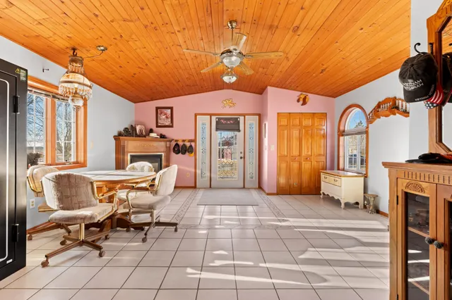 $575,000 | 25435 555th Avenue, Austin, MN 55912