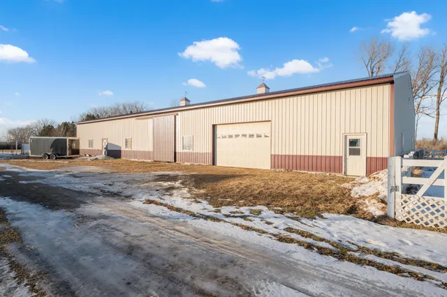 $575,000 | 25435 555th Avenue, Austin, MN 55912