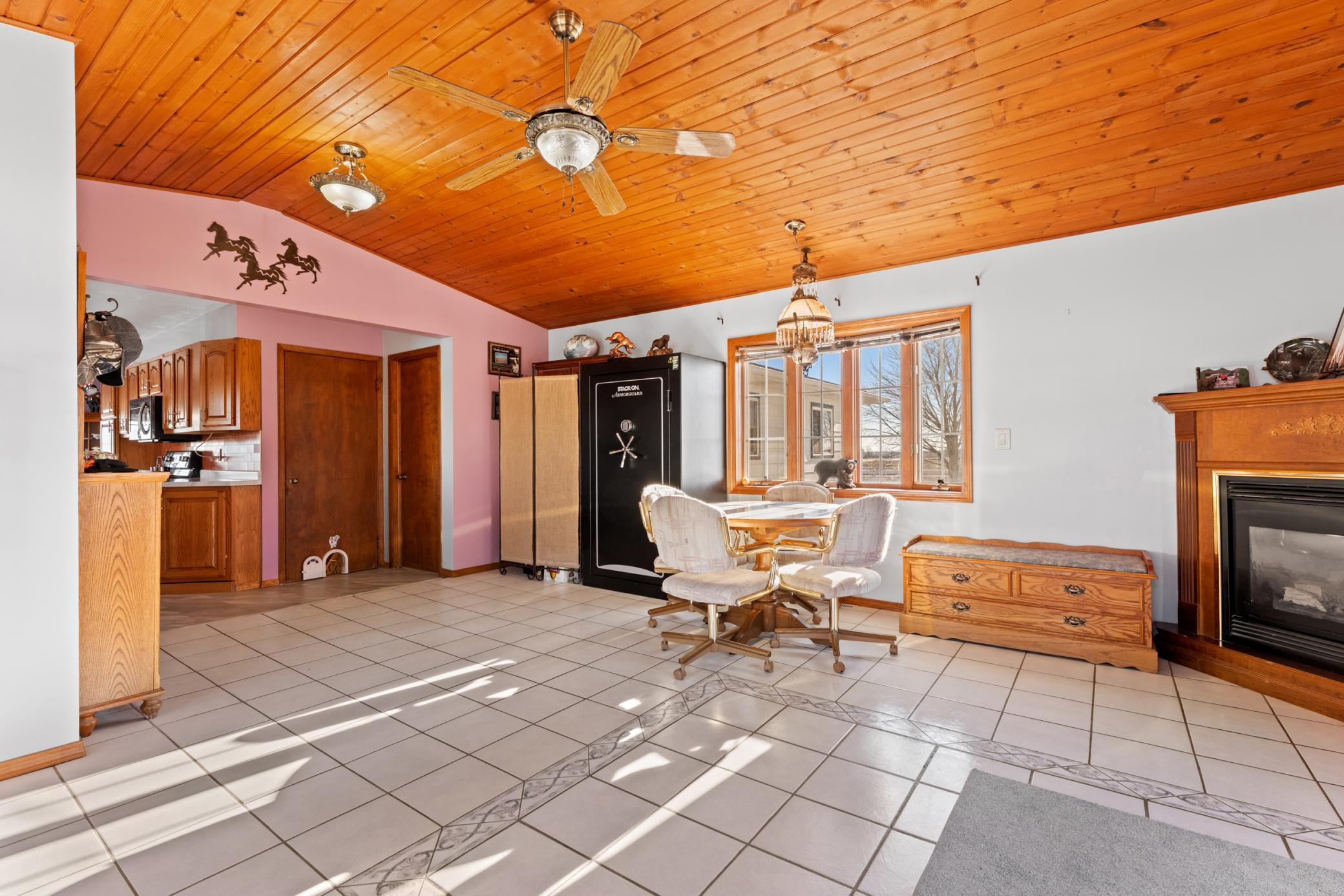 25435 555th Avenue Austin, MN 55912 - Photo 7 of 53