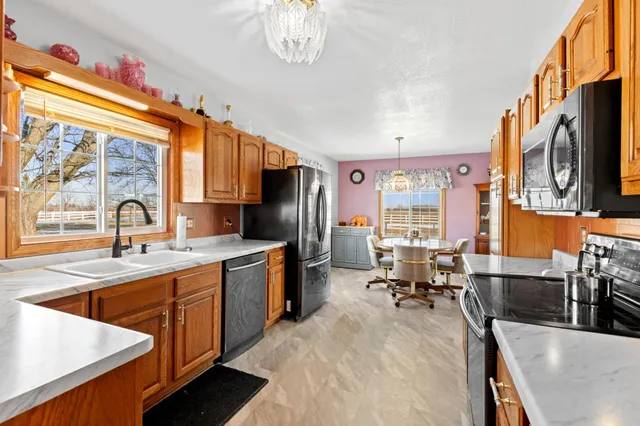 $575,000 | 25435 555th Avenue, Austin, MN 55912