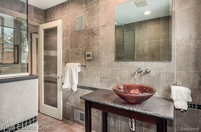 18230 Beverly Road Beverly Hills, MI 48025 - Photo 22 of 47
