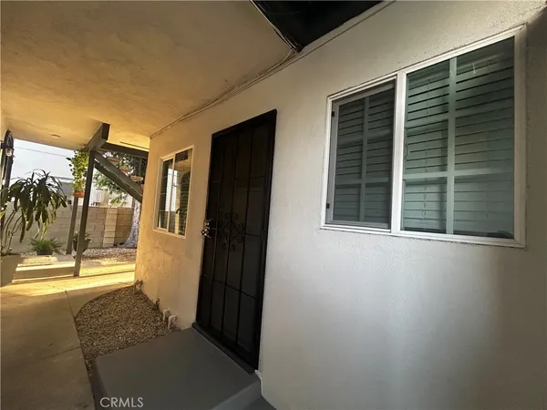$1,989 | 5636 Willowcrest Avenue, Unit 2, North Hollywood, CA 91601