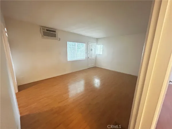 $1,989 | 5636 Willowcrest Avenue, Unit 2, North Hollywood, CA 91601