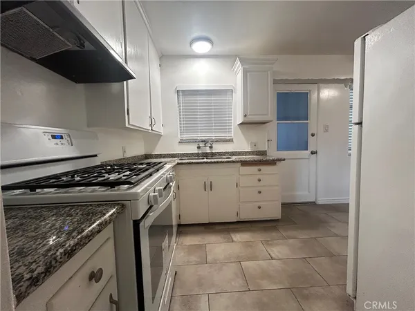 $1,989 | 5636 Willowcrest Avenue, Unit 2, North Hollywood, CA 91601