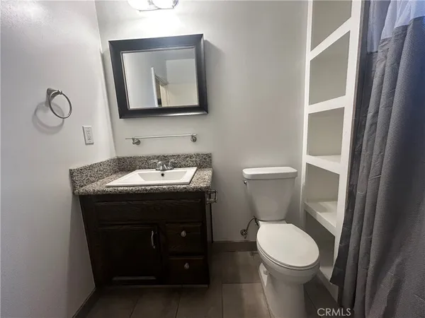 $1,989 | 5636 Willowcrest Avenue, Unit 2, North Hollywood, CA 91601