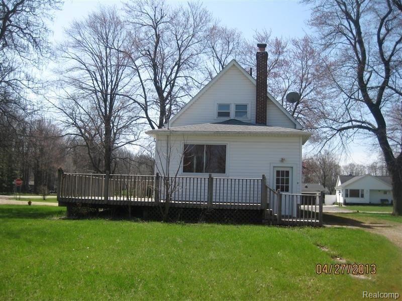 39440 Willis Road Belleville, MI 48111 - Photo 15 of 25 Rear Straight Back.JPG