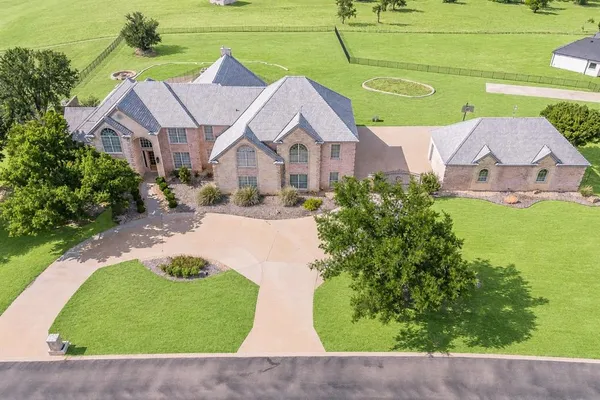 $1,549,999 | 113 Club House Drive, Weatherford, TX 76087