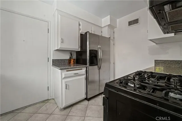 $675,000 | 1525 North Hayworth Avenue, Unit 205, Los Angeles, CA 90046