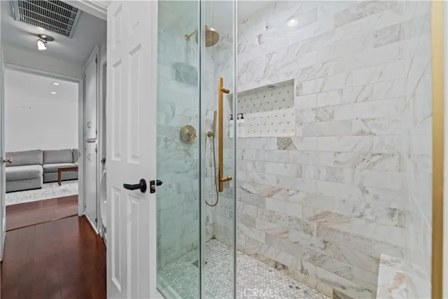 $675,000 | 1525 North Hayworth Avenue, Unit 205, Los Angeles, CA 90046