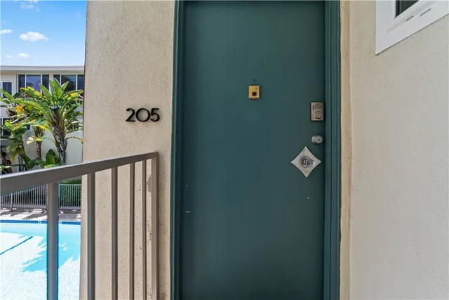 $675,000 | 1525 North Hayworth Avenue, Unit 205, Los Angeles, CA 90046