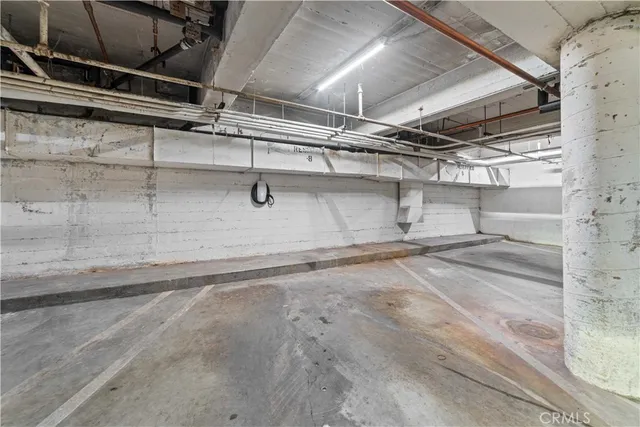 $675,000 | 1525 North Hayworth Avenue, Unit 205, Los Angeles, CA 90046